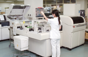 Vol 11 国立病院機構京都医療センター 臨床ニーズ 病院運営に寄与する検査室へ ベックマン コールター